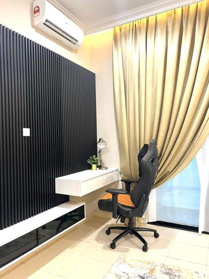 Faridz Homestay At Myra Saujana Kampong Simpang Empat Eksteriør billede