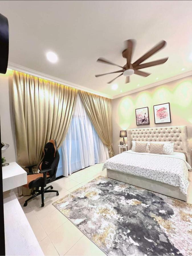 Faridz Homestay At Myra Saujana Kampong Simpang Empat Eksteriør billede