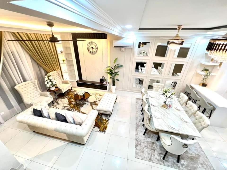 Faridz Homestay At Myra Saujana Kampong Simpang Empat Eksteriør billede